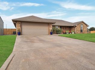 121 Ranch Rd, Elk City, OK 73644