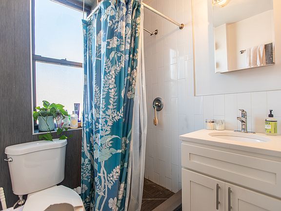 5th image of 774 Franklin Ave #2D