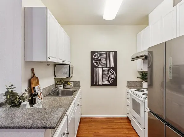 401 S Norfolk St APT 318, San Mateo, CA 94401