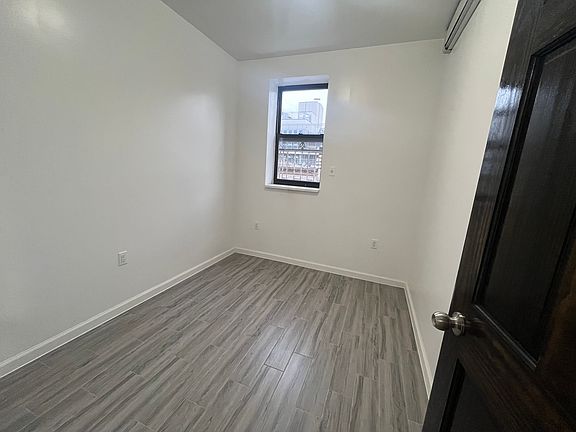 4th image of 1122 39th St Floor 3