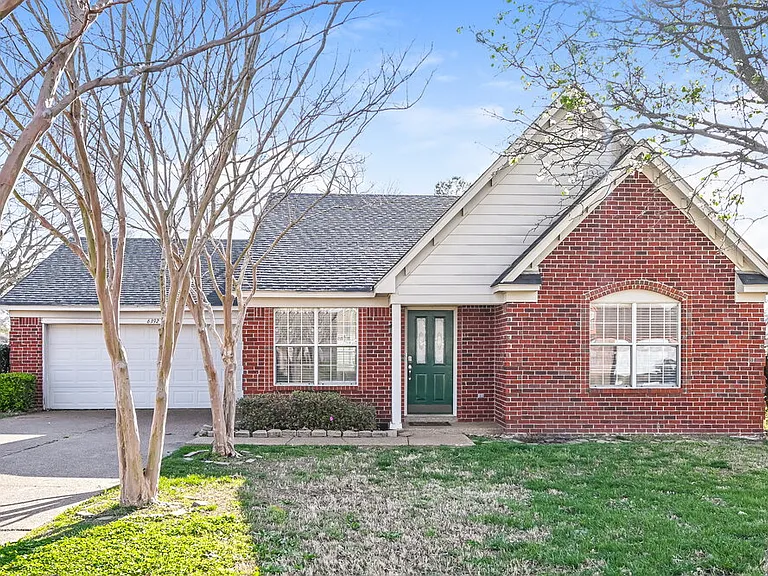 6392 Manchester Dr — Photo 1
