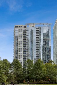 201 N Westshore Dr APT 2503, Chicago, IL, 60601