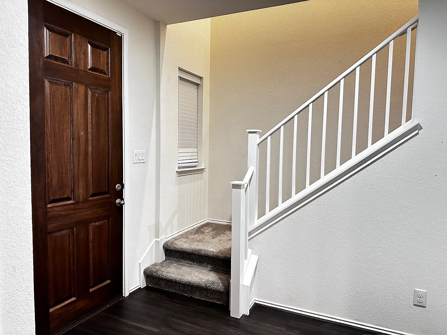 4 bed, 2305 sqft, $2,550 — Photo 4