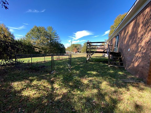 2nd image of 6026 Emerald Ln