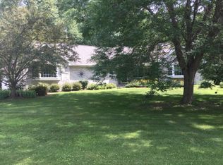 2200 Ives Ln, Suamico, WI 54173