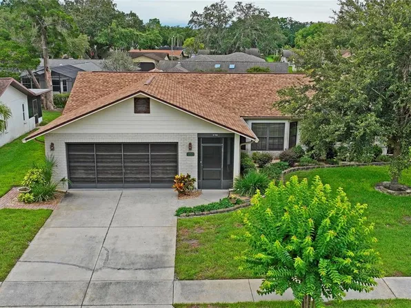 8700 Wind Mill Dr, New Port Richey, FL 34655