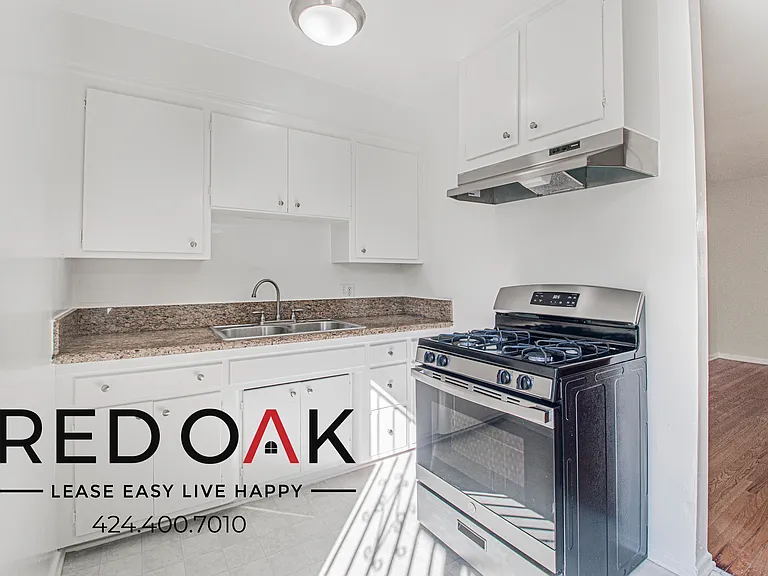 6655 Franklin Ave #11 — Photo 2