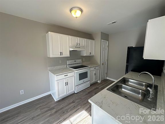 2nd image of 5423 Eneida Sue Dr