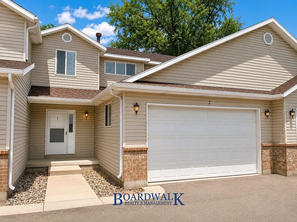 582 N Redwood Rd #2