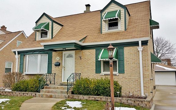 2nd image of 7811 N Neva Ave