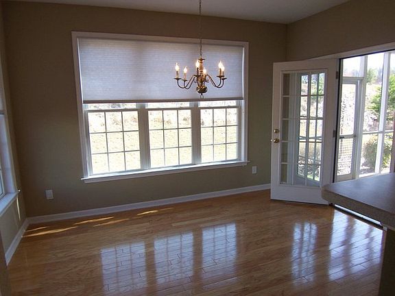 4th image of 4104 Pepperbush Dr