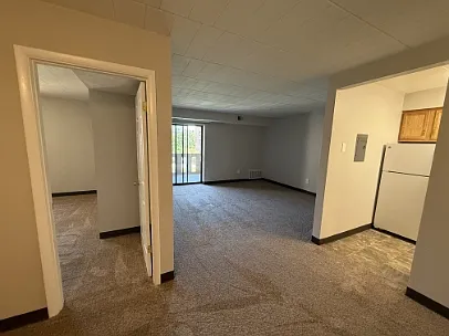 Wellington Square Apartments — Photo 27