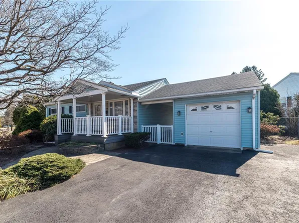 2365 Eden Ln, Bethlehem, PA 18018