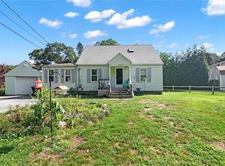 512 Commonwealth Ave, Warwick, RI 02886