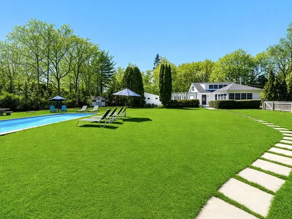 59 Osborne Ln, East Hampton, NY 11937