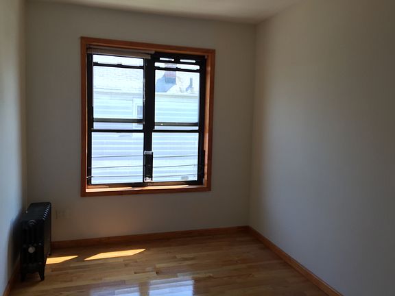 4th image of 12618 101st Ave