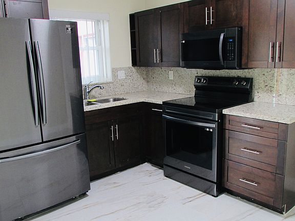 4th image of 4470 NW 175th St