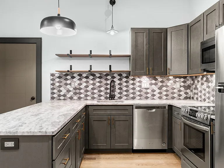 6 Washington St #403 — Photo 7