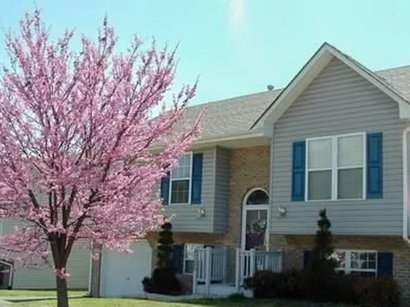 4755 W Vale Rd NE, Roanoke, VA 24019