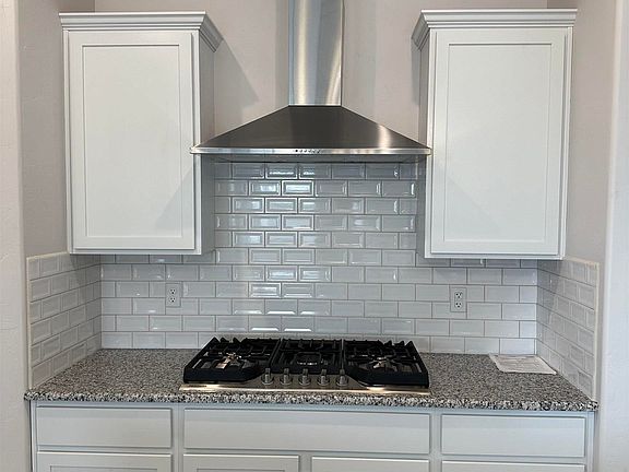 5th image of 3720 S Sunnyview Ave