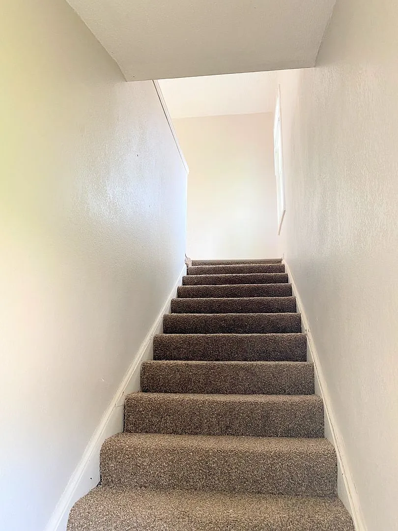 100 W 11th Ave — Photo 2