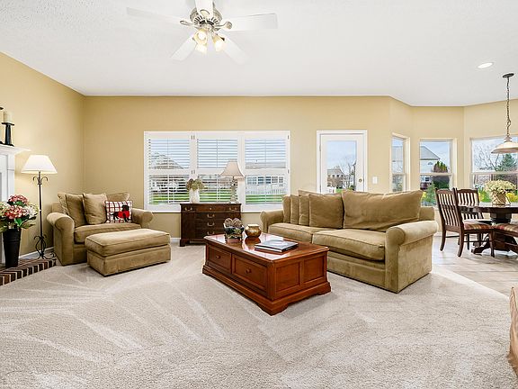 4th image of 4080 Essex Ct