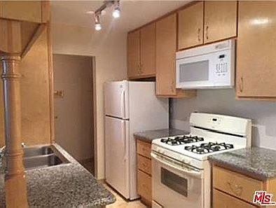 3rd image of 421 S La Fayette Park Pl APT 402
