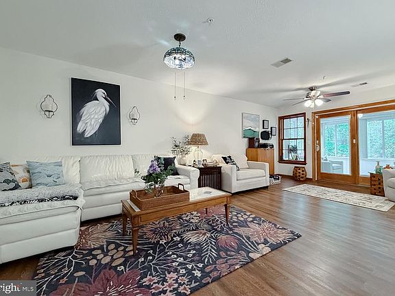 3rd image of 44034 Fieldstone Way