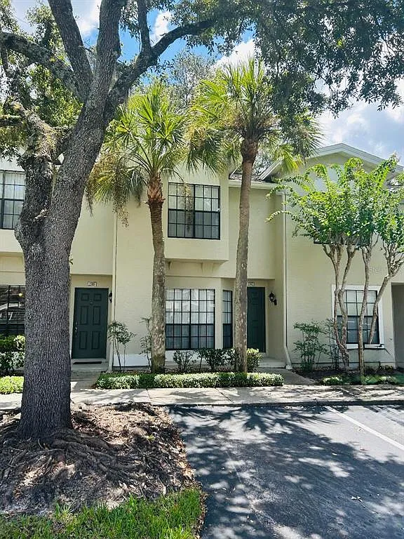 2 bed, 2.5 bath, 1185 sqft, $1,875 — Photo 2