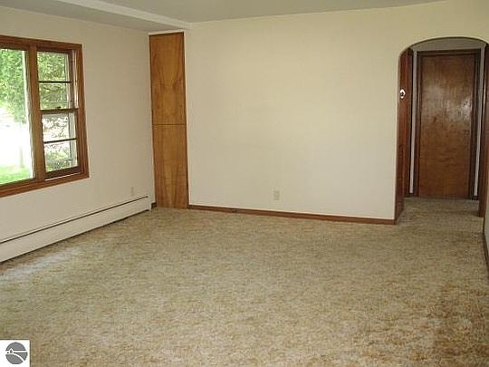 5th image of 335 E Saginaw St