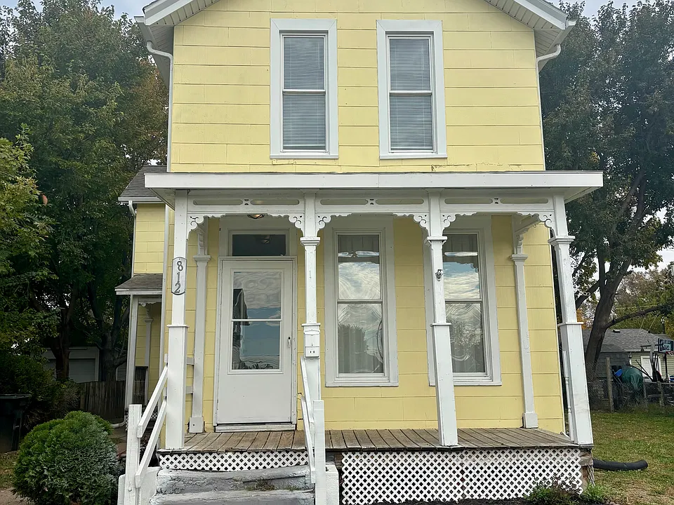 812 8th Ave