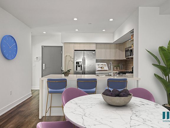 4th image of 1836 Colby Ave #405