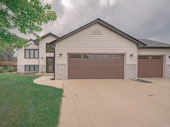 1707 Jack Nicklaus Dr, Elk Point, SD 57025