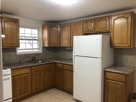 5th image of 158 Memphis Ave