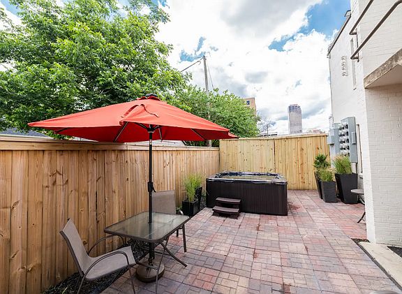 3rd image of 315 E 6th St #1B-1Ba