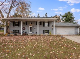 1828 Ironwood St SW, Demotte, IN 46310