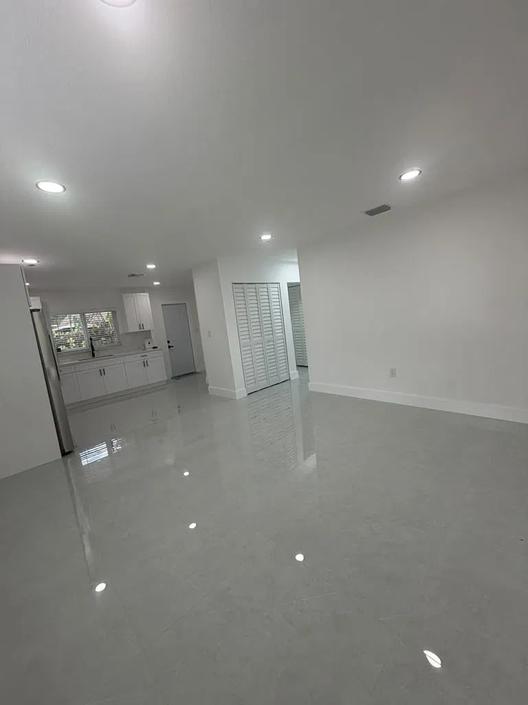 3 bed, 1300 sqft, $3,500 — Photo 4
