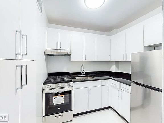 5th image of 165 E 35th St APT 3F