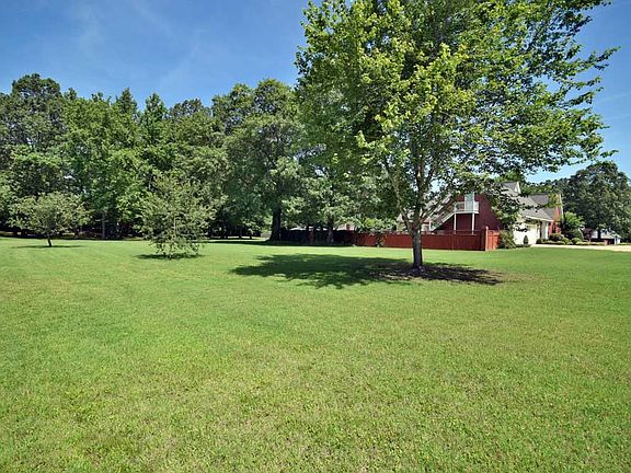 5th image of 9 Shady Ln