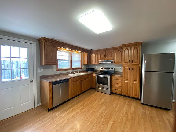 5th image of 804 Johnson Ave