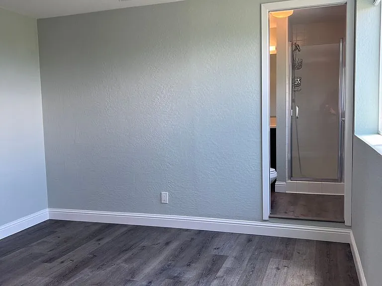 7370 Pembroke Dr — Photo 19