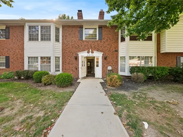 2876 Pease Dr #206B, Rocky River, OH 44116
