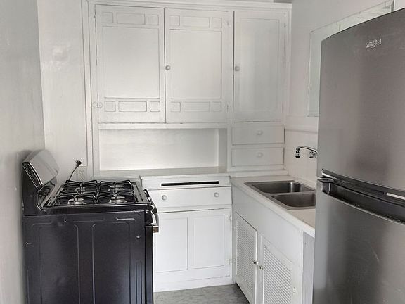2nd image of 536 Leavenworth St APT 84