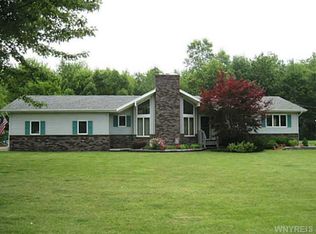 7121 Schultz Rd, North Tonawanda, NY 14120