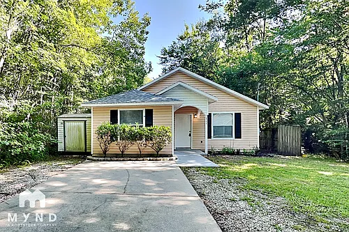 824 Helen St Photo 1