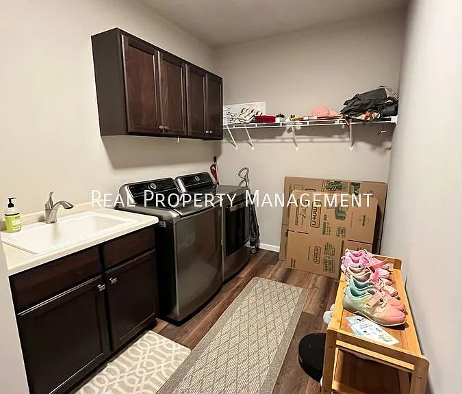 W217N6192 Masters Dr — Photo 13