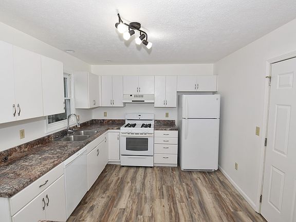 5th image of 4341 Cross Creek Dr
