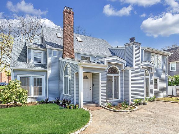 3rd image of 15 Wheatly Ave