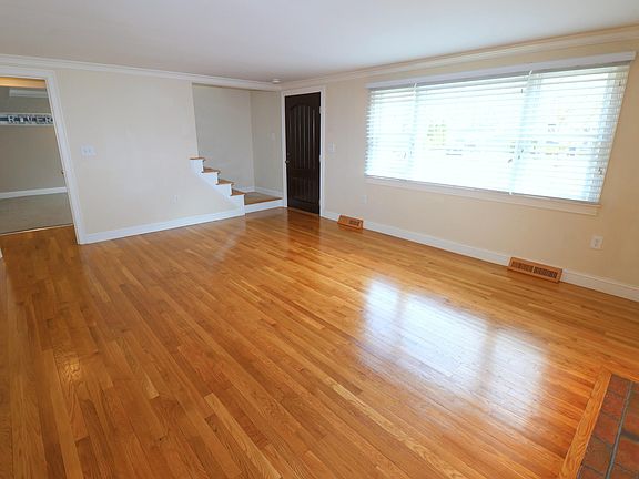 4th image of 67 Raymond Avenue