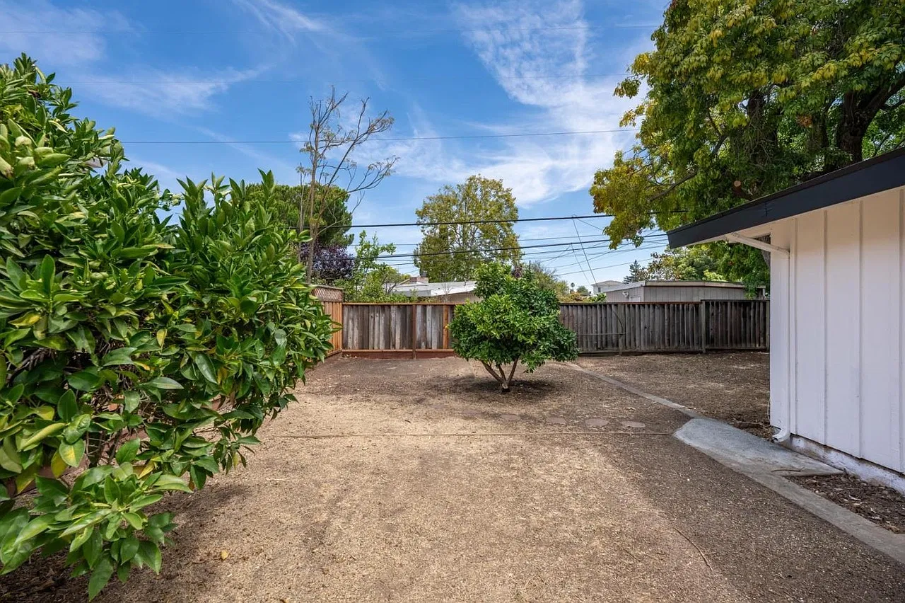 2 bed, 814 sqft, $3,800 — Photo 4